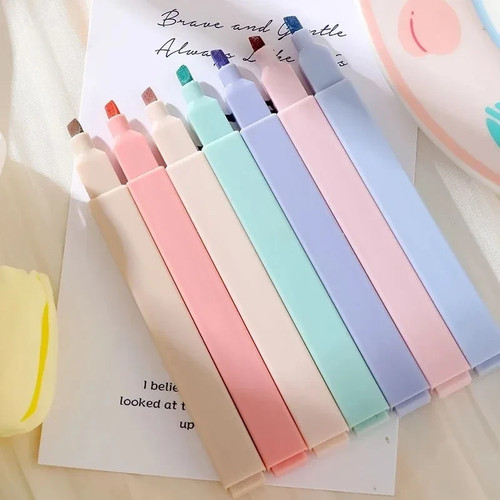 Assorted highlighter pens - assorted,